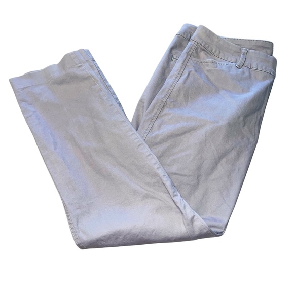 Old Navy Pants - Women's Old Navy Pixie pants size 10